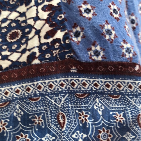 Lucky Brand scoop neck shirt. Size small - Picture 3 of 6